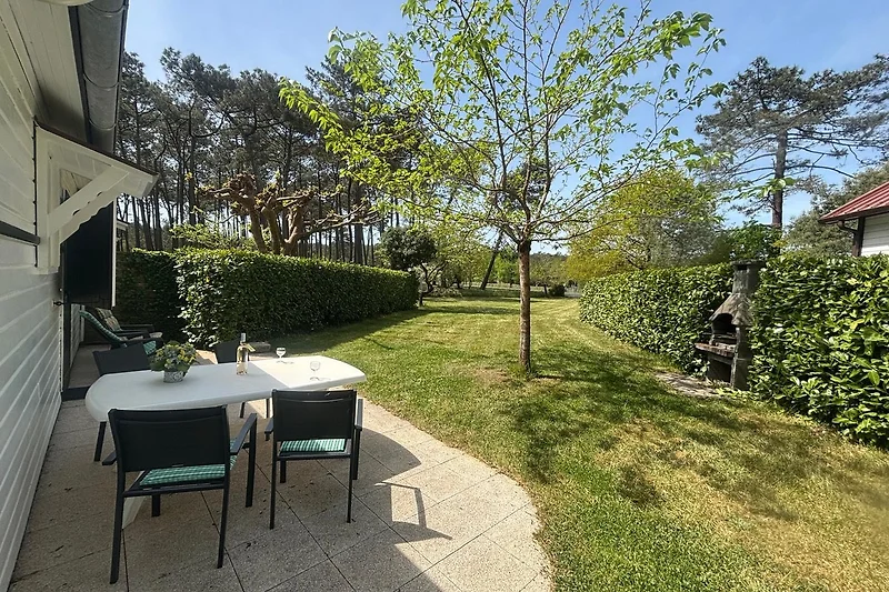 Maison Mimosa mit grünem Garten, BBQ und Terrasse