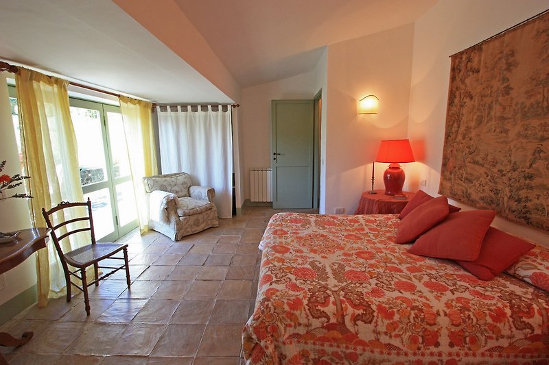 Schlafzimmer mit privatem Badezimmer