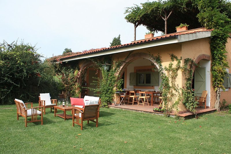 Holiday apartment Oleandro - with garden
