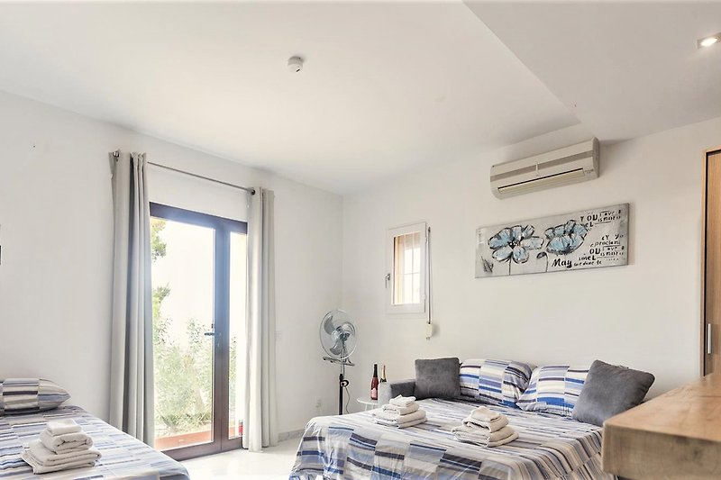 Studio może pomieścić do 3 osób