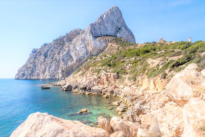 Odkryj kolejną część wybrzeża, nurkuj, skakaj na nartach wodnych