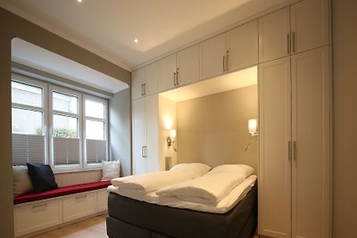 Charlotte Kleine, exklusive Wohnung mit...