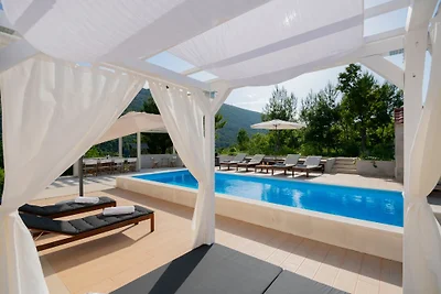 Villa Donari