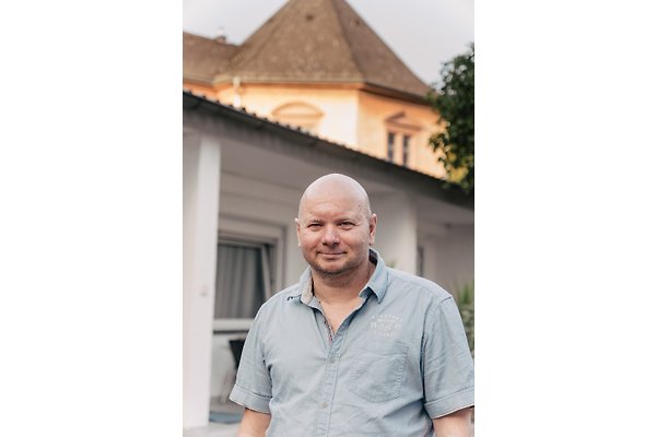 Herr R. Bach Herr R. Bach