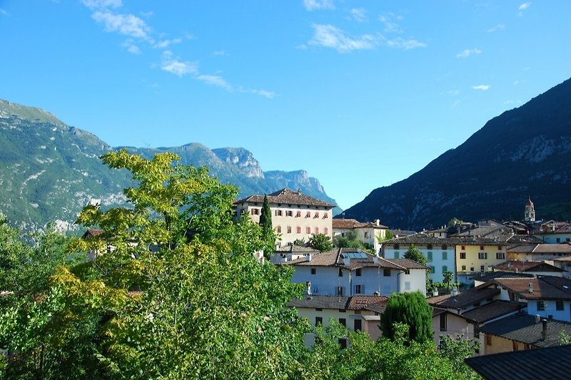Das Dorf "Calavino" von dem Balkon