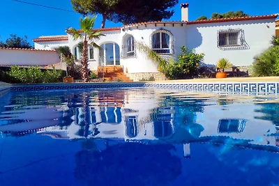 Villa Bienestar mit Pool in Jávea