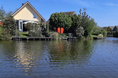 Fijn vakantiehuis met motorboot !