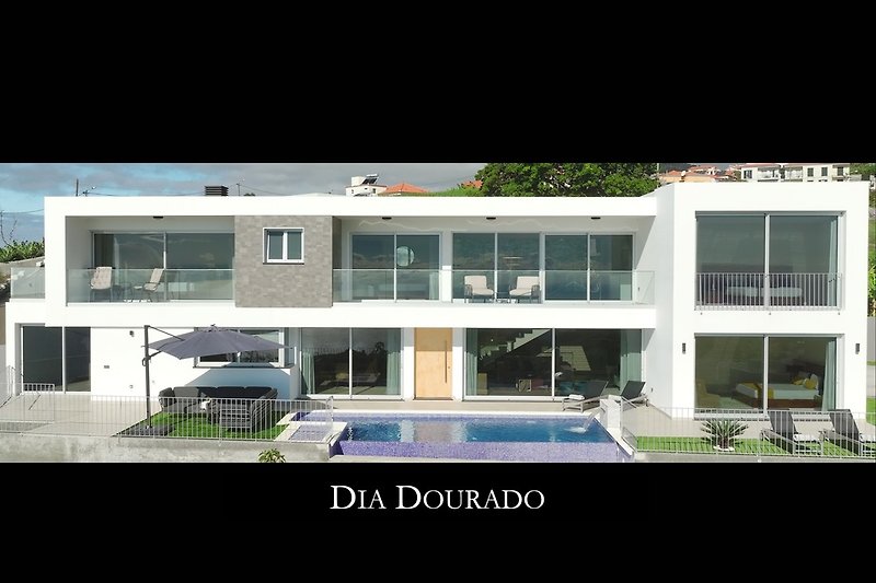 Voranblick der Villa Dia Dourado