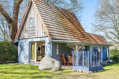 Domek letniskowy w ogrodzie