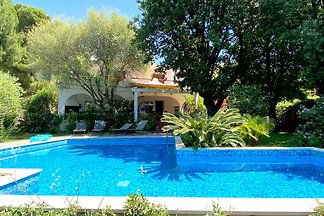 Villa Dharma, Torre delle Stelle