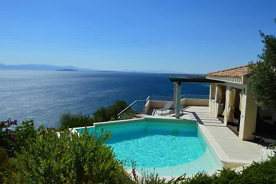 Villa Paradiso, Terra Mala