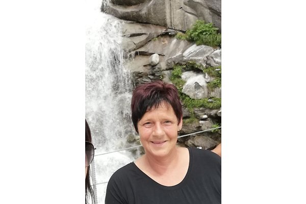 Frau R. Fiechtl Frau R. Fiechtl