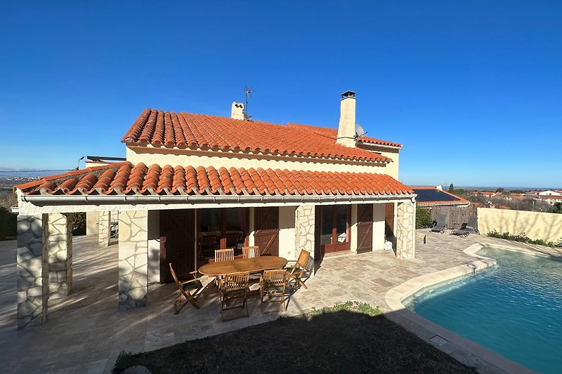 Stilvolles Haus, privater Pool, Aussicht aufs Mittelmeer, Südlage