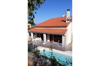 Große Villa nah zu Meer und Bergen