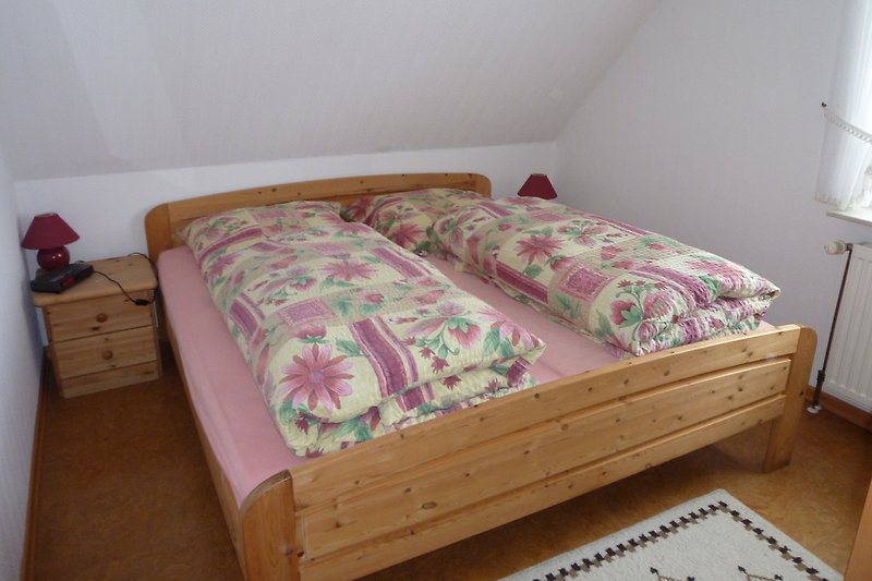 Schlafzimmer 1 (mit Doppelbett)