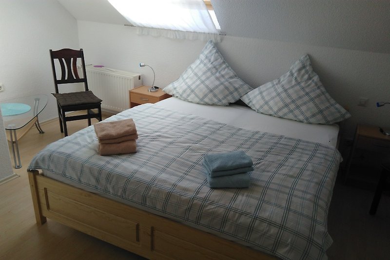 Wohnung II, erstes Schlafzimmer