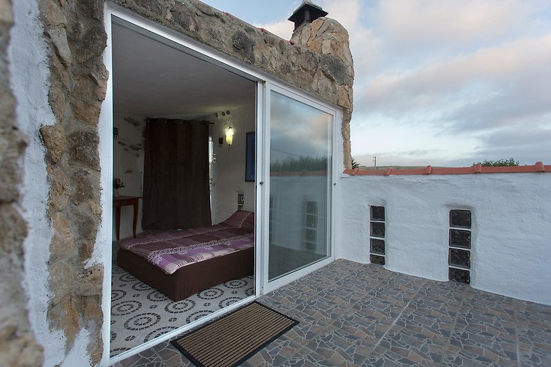 Doppelbett  imm1.Stock mit Blick zum Meer und Dachterasse