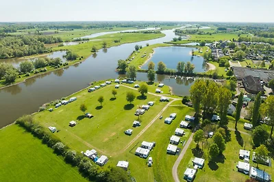 Campingplatz "IJsselweide" am Wasser