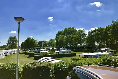 Saisonal geöffneter Campingplatz neben dem...