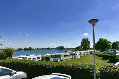 Saisonal geöffneter Campingplatz neben dem...