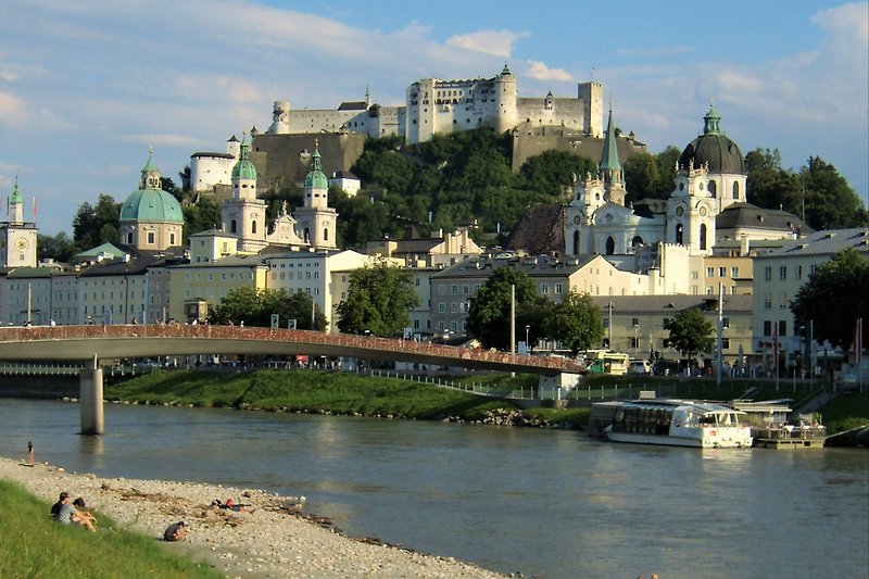 Besuchen Sie das nahe gelegene Salzburg