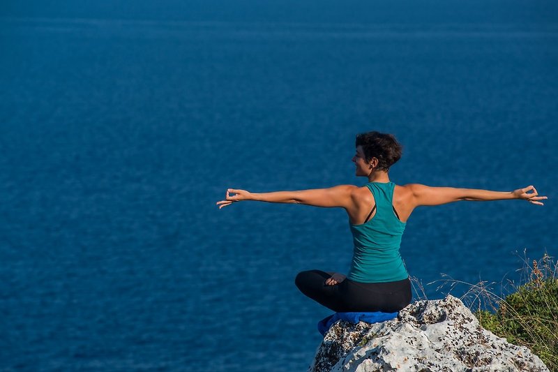 Yoga/Pilates on the cliff