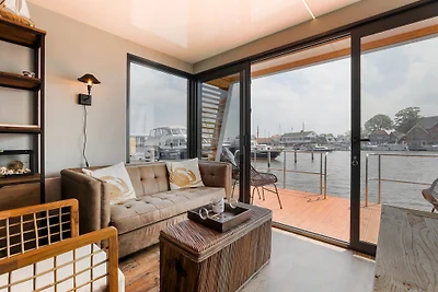 Luxe Houseboat Skoft