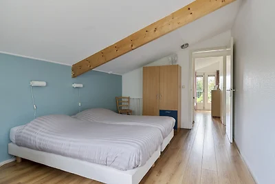 Huis met grote tuin op zuiden en bij meer