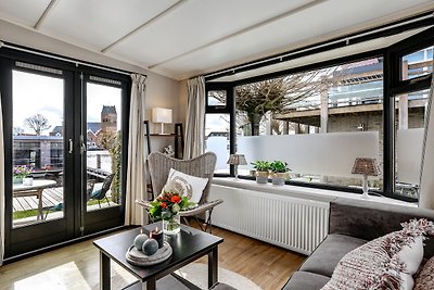 Luxe Houseboat