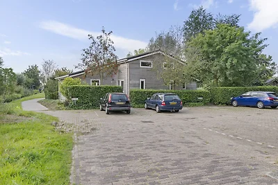Huis met grote tuin op zuiden en bij meer