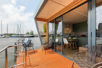 Luxe Houseboat Skoft