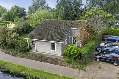 Huis met grote tuin op zuiden en bij meer