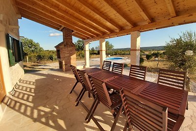 Villa StonePearl mit beheiztem Pool