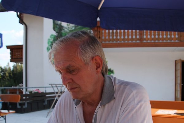 Herr H. Henze Herr H. Henze
