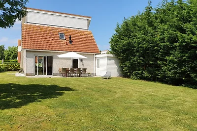 Haus am See, großes Grundstück
