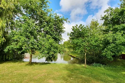 Haus am See, großes Grundstück