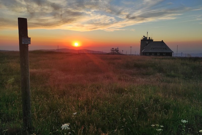 Sonnenuntergang am Feldberggipfel