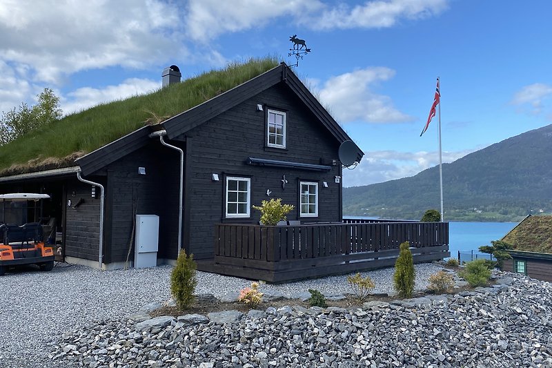 Terrasse mit Fjordblick