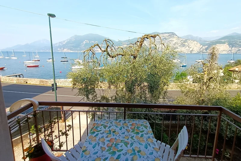 Balkon zum See
