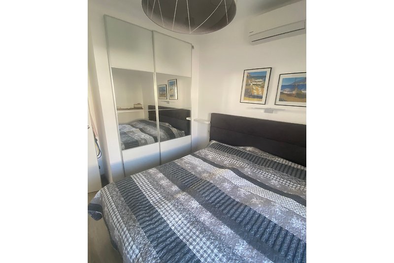 Schlafzimmer 1 mit Klimaanlage