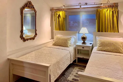 VILLA MARJAN, 3 bdr-3bath-parking