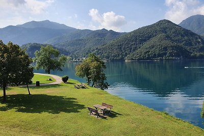 Villa Regina mit Seeblick, Pool