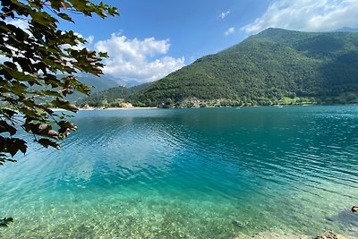 Villa Regina mit Seeblick, Pool