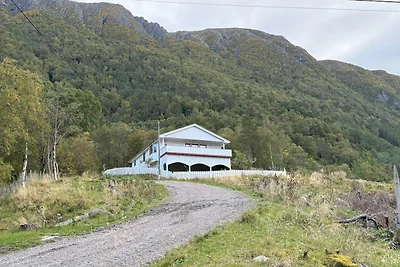 Ferienhaus Stabben mit Boot 2