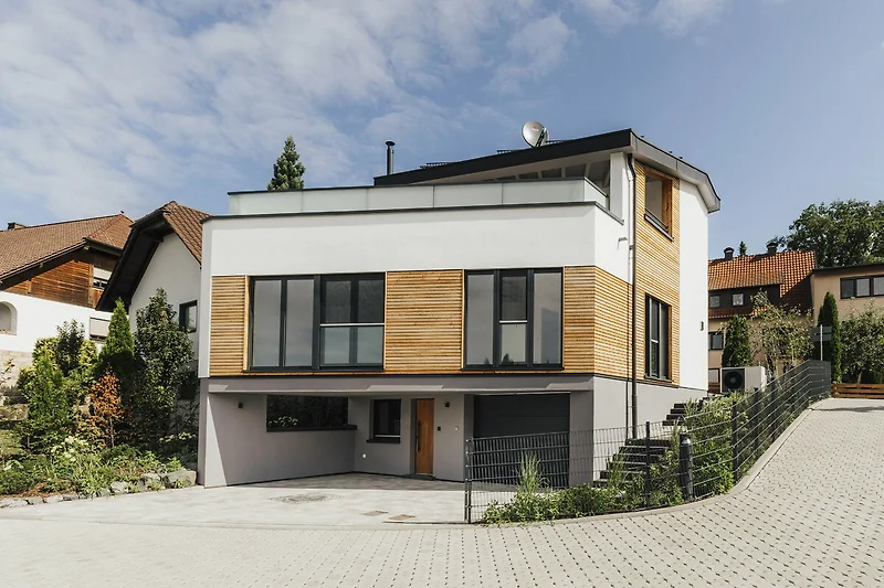 Brenigs-Loft mit großzügiger Dachterrasse und eigener Garage.