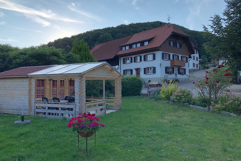 Ferienhaus +Grillhütte