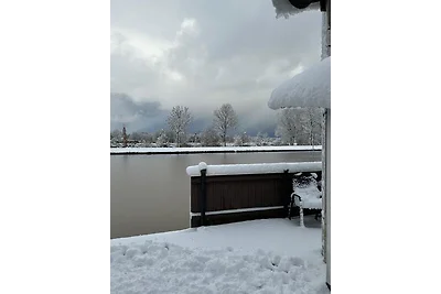 Ferienhaus direkt am Wasser