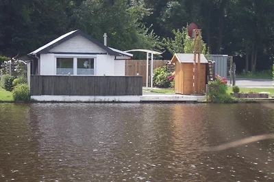 Ferienhaus direkt am Wasser