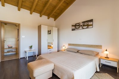 Charming villa with heated pool