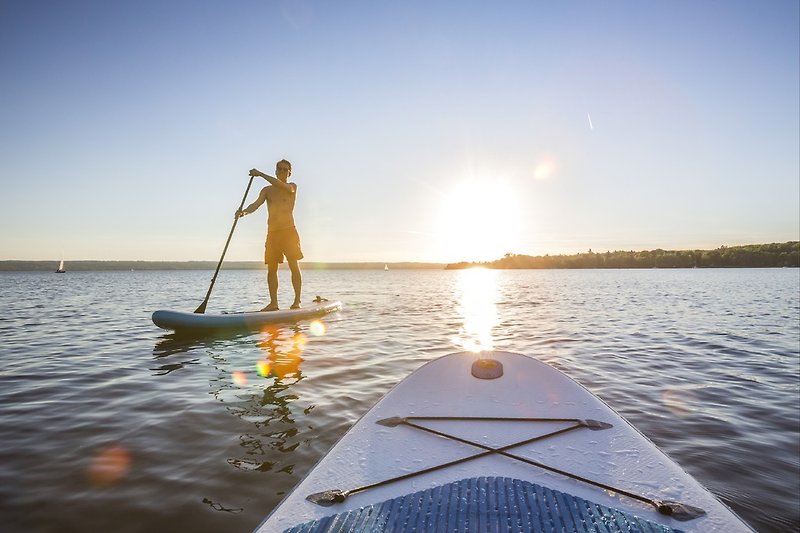 Am See können Sie StandUp Boards sowie Boote leihen